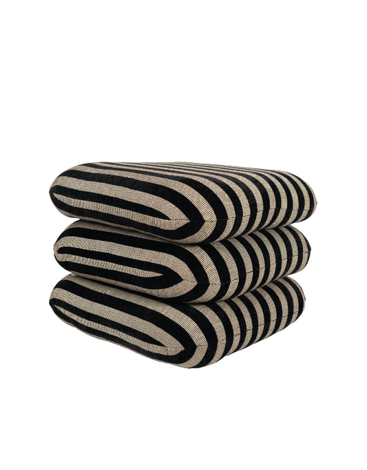 TABURETE AMIRA BLACK STRIPES - LINEA B